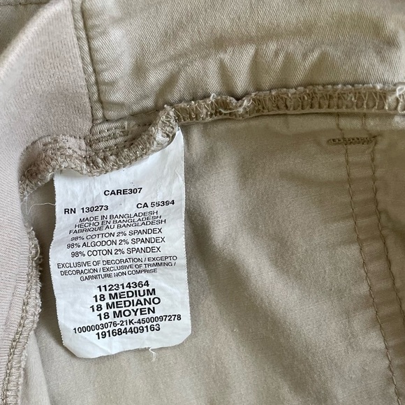 Lee Relaxed Fit Mid Rise Women’s Size 18 98% cotton 2% Spandex Khaki color - Picture 5 of 13